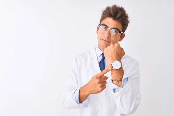 Unga Stilig Sciencist Man Bär Glasögon Och Päls Över Isolerad — Stockfoto