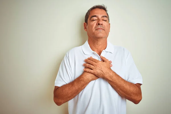 Hombre Guapo Mediana Edad Con Polo Pie Sobre Fondo Blanco —  Fotos de Stock