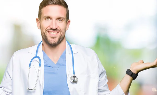 Handsome Doctor Man Wearing Medical Uniform Isolated Background Smiling Showing — Stock Photo, Image