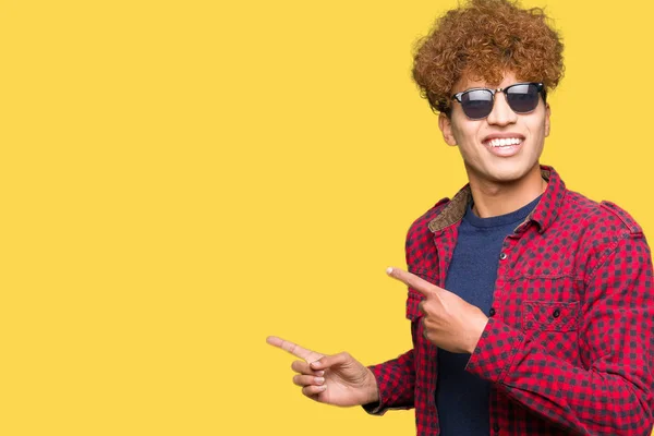 Young Handsome Man Afro Hair Wearing Sunglasses Smiling Looking Camera — Stock Photo, Image