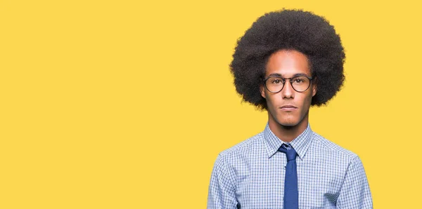 Jovem Homem Negócios Afro Americano Com Cabelo Afro Usando Óculos — Fotografia de Stock