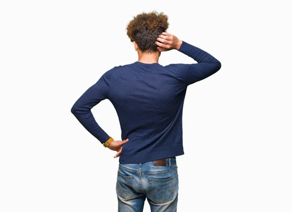 Jovem Homem Bonito Com Cabelo Afro Para Trás Pensando Sobre — Fotografia de Stock