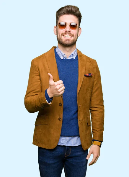 Young Handsome Elegant Man Wearing Sunglasses Doing Happy Thumbs Gesture — Stock Photo, Image