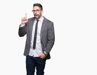 Genç yakışıklı iş adamı ile başarılı fikir parmağı yukarıyı izole arka plan üzerinde. Çıktıktan ve mutlu. Bir numara.