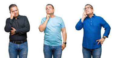 El ile izole arka plan üzerinde Arap orta yaş adam kompozisyon soru hakkında düşünme, dalgın ifade. Düşünceli bir yüz ile gülümsüyor. Şüphe kavramı.