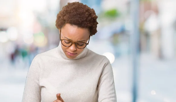 Joven Mujer Afroamericana Hermosa Con Gafas Sobre Fondo Aislado Comprobación —  Fotos de Stock