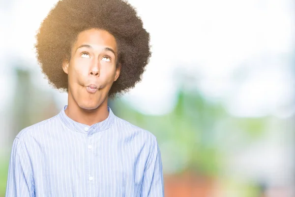 Jovem Afro Americano Com Cabelo Afro Fazendo Cara Peixe Com — Fotografia de Stock