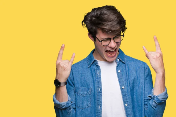 Fiatal Jóképű Férfi Szemüveg Viselése Alatt Őrült Kifejezés Csinál Rock — Stock Fotó