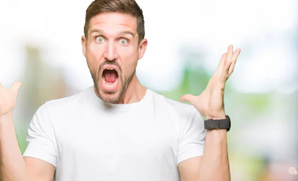 Handsome Man Wearing Casual White Shirt Celebrating Crazy Amazed Success — Stock Photo, Image