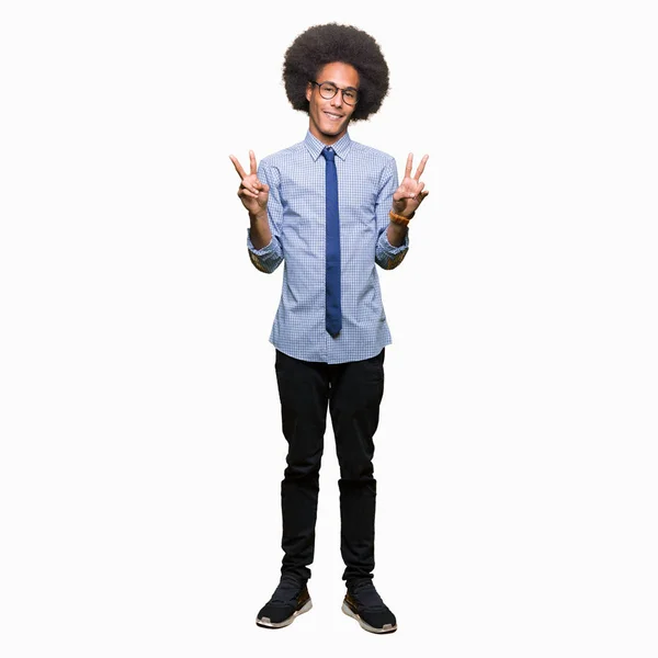 Jovem Homem Negócios Afro Americano Com Cabelo Afro Usando Óculos — Fotografia de Stock