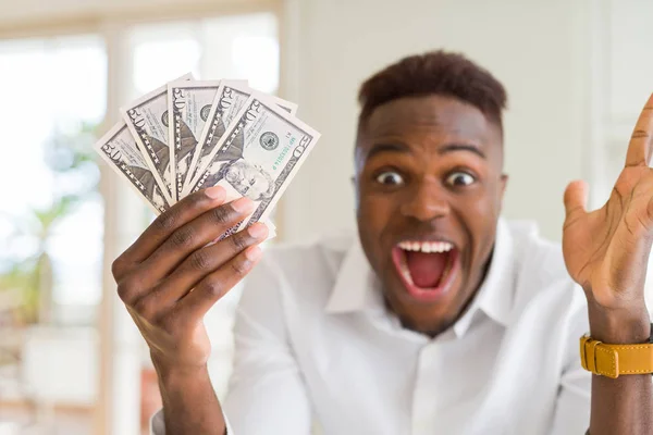 Africano Americano Segurando Notas Banco Cinquenta Dólares Muito Feliz Animado — Fotografia de Stock