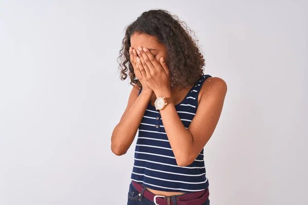 Junge Brasilianerin Gestreiftem Shirt Vor Isoliertem Weißen Hintergrund Mit Traurigem — Stockfoto