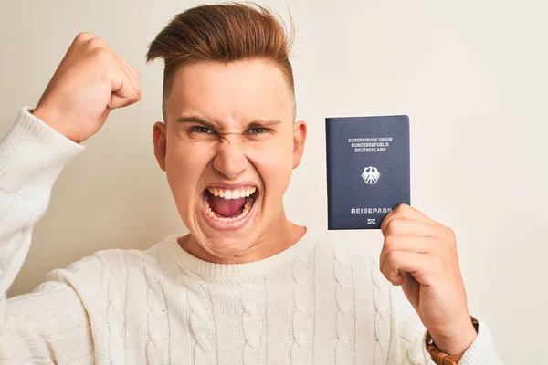 Joven Hombre Guapo Sosteniendo Alemania Pasaporte Alemán Sobre Fondo Blanco — Foto de Stock