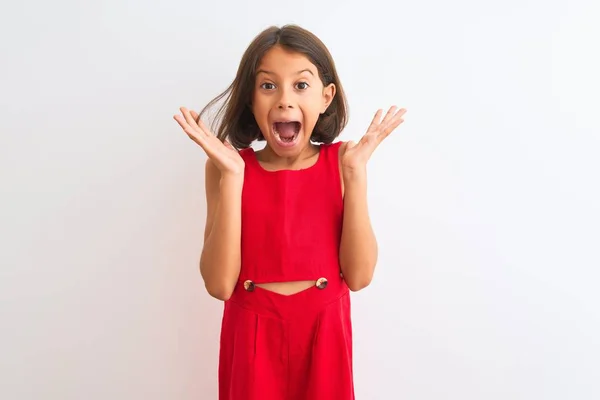 Joven Niña Hermosa Vistiendo Vestido Casual Rojo Pie Sobre Fondo — Foto de Stock