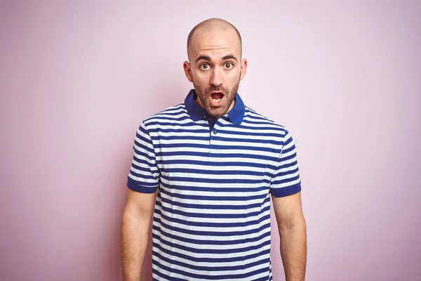 Young Bald Man Beard Wearing Casual Striped Blue Shirt Pink — 스톡 사진