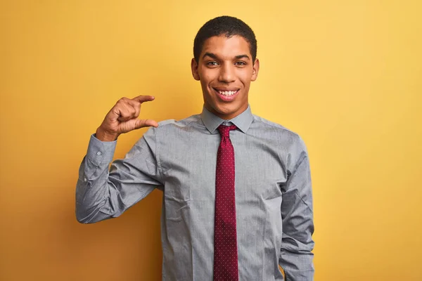 Joven Hombre Negocios Árabe Guapo Usando Camisa Corbata Sobre Fondo —  Fotos de Stock