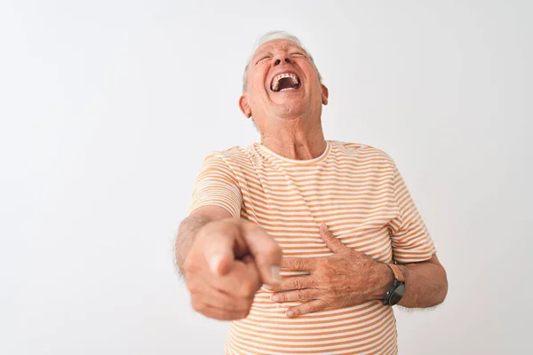 Älterer Grauhaariger Mann Mit Gestreiftem Shirt Der Über Isoliertem Weißem — Stockfoto
