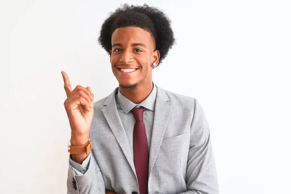 Giovane Uomo Affari Afroamericano Vestito Piedi Sopra Isolato Sfondo Bianco — Foto Stock