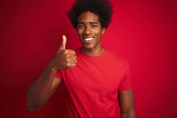 Ung Amerikansk Man Med Afro Hår Bär Shirt Stående Över — Stockfoto