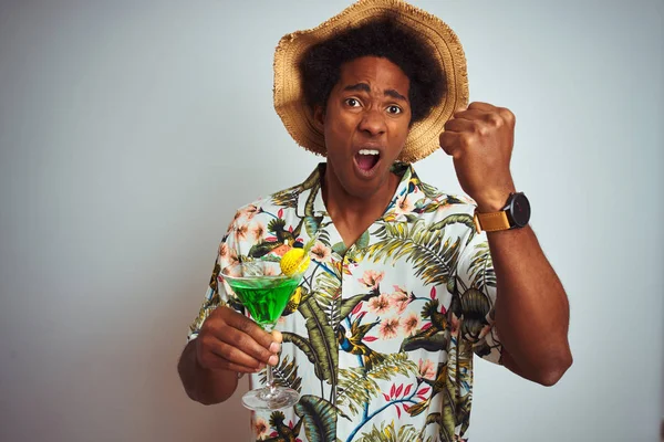 Afro Homme Vacances Portant Chapeau Été Cocktail Boire Sur Fond — Photo