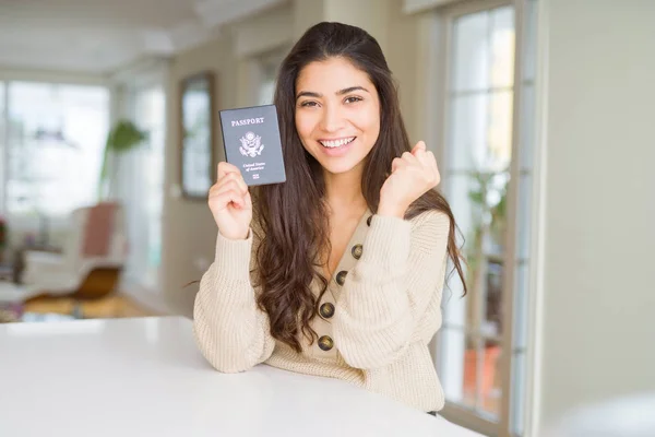 Young Woman Holding Passport United States America Screaming Proud Celebrating — Stock Photo, Image