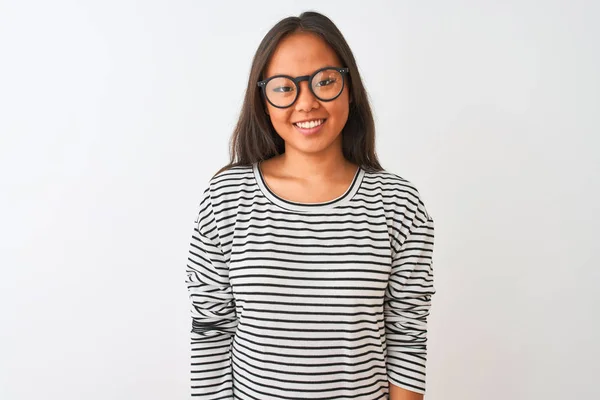 Jeune Chinoise Portant Shirt Rayé Des Lunettes Sur Fond Blanc — Photo