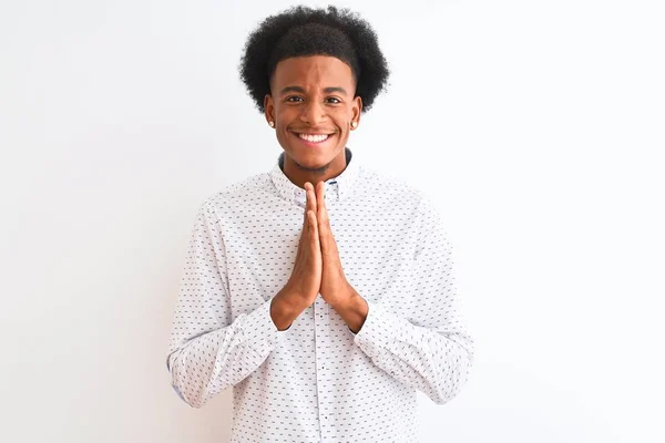 Junger Afrikanisch Amerikanischer Mann Elegantem Hemd Der Vor Isoliertem Weißen — Stockfoto