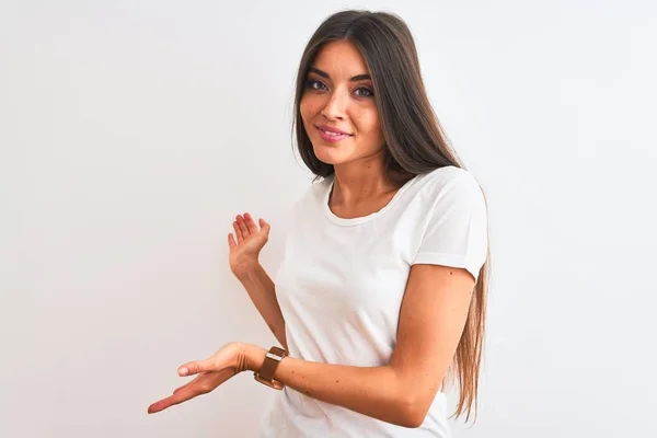 Jovem Mulher Bonita Vestindo Shirt Casual Sobre Fundo Branco Isolado — Fotografia de Stock