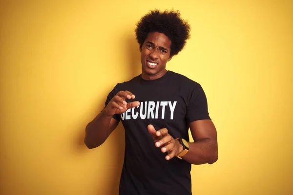 Homem Salvaguarda Americano Com Cabelo Afro Vestindo Uniforme Segurança Sobre — Fotografia de Stock