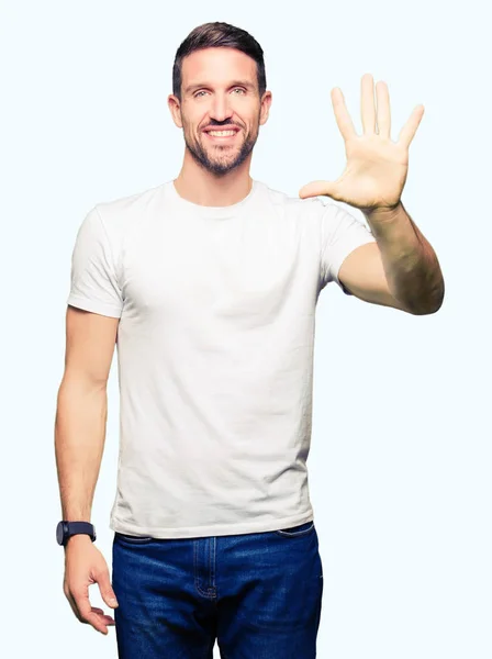 Pohledný Muž Nosí Ležérní Bílé Tričko Ukazující Ukázal Prsty Číslo — Stock fotografie