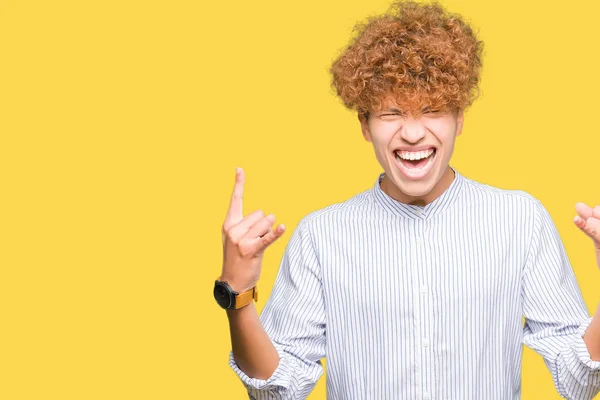 Jonge Knappe Business Man Met Afro Haar Dragen Elegante Shirt — Stockfoto