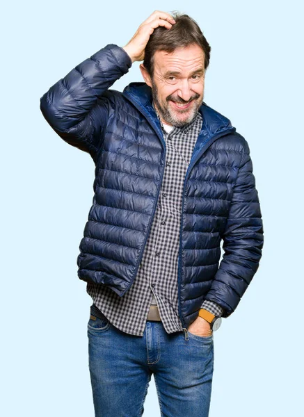 Hombre Guapo Mediana Edad Con Abrigo Invierno Confundir Preguntarse Acerca —  Fotos de Stock