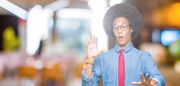 Młody African American Business Man Afro Włosy Noszenie Okulary Czerwony — Zdjęcie stockowe