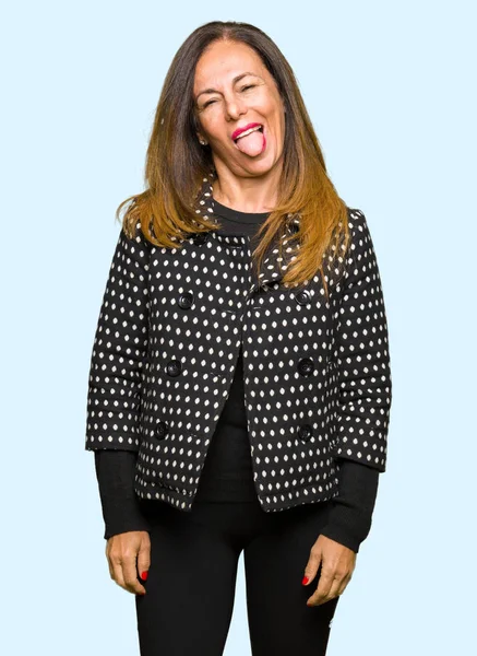 Dilini Moda Ceket Giyen Güzel Orta Yaş Kadın Out Komik — Stok fotoğraf