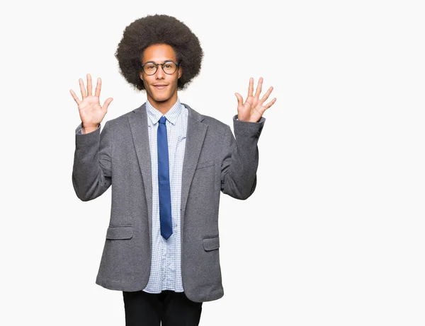 Junger Afrikanisch Amerikanischer Geschäftsmann Mit Afro Haaren Der Eine Brille — Stockfoto