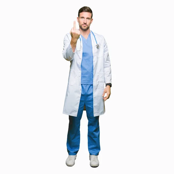 Mężczyzna Przystojny Doktor Noszenia Uniform Medyczny Białym Tle Wyświetlone Środkowego — Zdjęcie stockowe