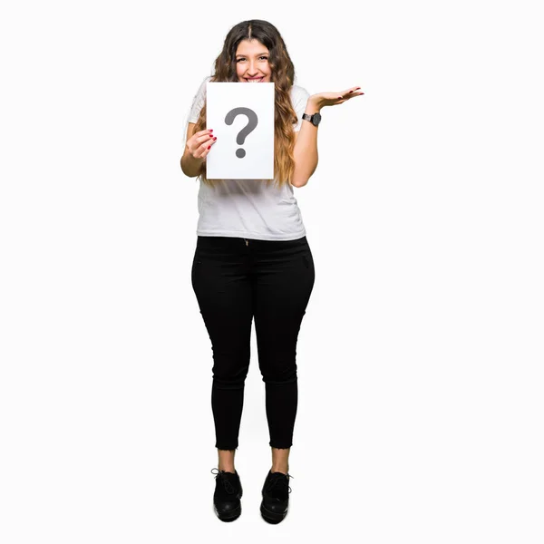 Young Adult Woman Holding Paper Question Mark Very Happy Excited — Stock Photo, Image