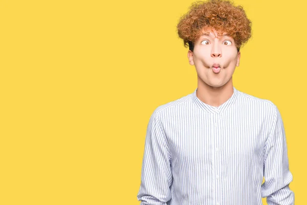 Jovem Homem Negócios Bonito Com Cabelo Afro Vestindo Camisa Elegante — Fotografia de Stock