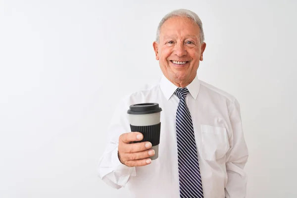 Starszy Siwowłosy Biznesmen Pijący Zabiera Kawę Odizolowane Białe Tło Szczęśliwą — Zdjęcie stockowe