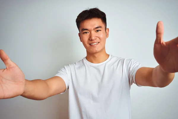 Jovem Asiático Chinês Homem Vestindo Shirt Sobre Isolado Fundo Branco — Fotografia de Stock
