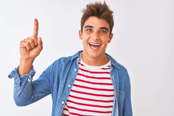Joven Hombre Guapo Con Una Camiseta Rayas Una Camisa Mezclilla —  Fotos de Stock