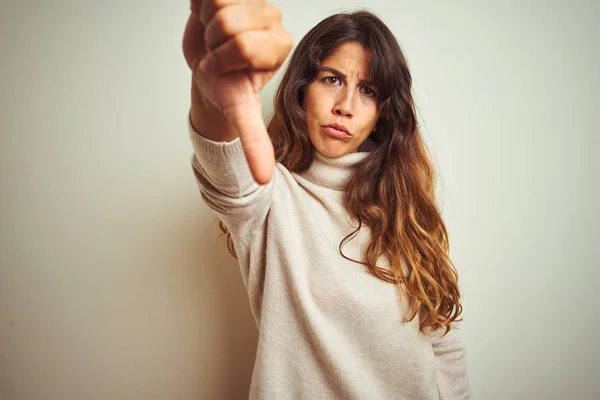 Junge Schöne Frau Winterpullover Steht Über Weißem Isoliertem Hintergrund Und — Stockfoto