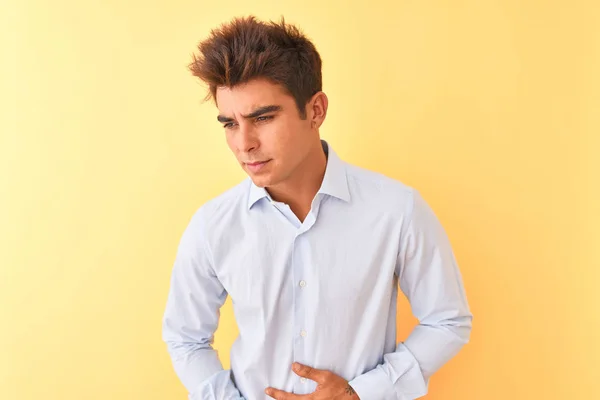 Junge Gutaussehende Geschäftsmann Trägt Elegantes Hemd Über Isoliertem Gelben Hintergrund — Stockfoto