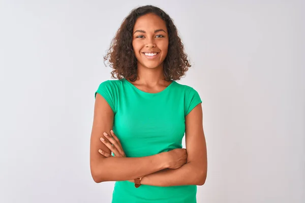 Jonge Braziliaanse Vrouw Met Groen Shirt Geïsoleerde Witte Achtergrond Vrolijk — Stockfoto