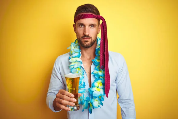 Μεθυσμένος Επιχειρηματίας Μεθυσμένος Και Τρελός Για Μεθύσι Φορώντας Γραβάτα Στο — Φωτογραφία Αρχείου