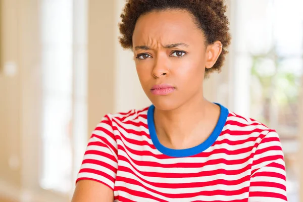 Joven Mujer Afroamericana Hermosa Casa Escéptica Nerviosa Desaprobando Expresión Cara — Foto de Stock