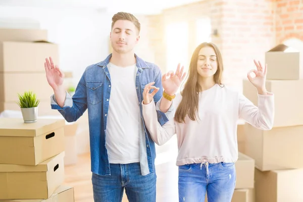 Beautiful Young Couple Moving New House Relax Smiling Eyes Closed — Stock Photo, Image