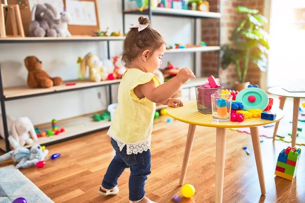 Beautiful Toddler Playing Building Wooden Blocks Toys Kindergarten — ストック写真