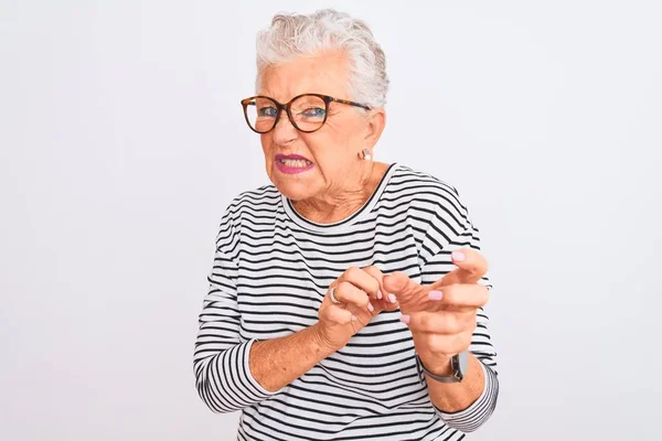 Senior Grauhaarige Frau Mit Gestreiften Marine Shirt Brille Über Isolierten — Stockfoto