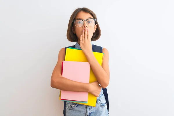 Menina Estudante Bonita Usando Óculos Mochila Livros Sobre Fundo Branco — Fotografia de Stock